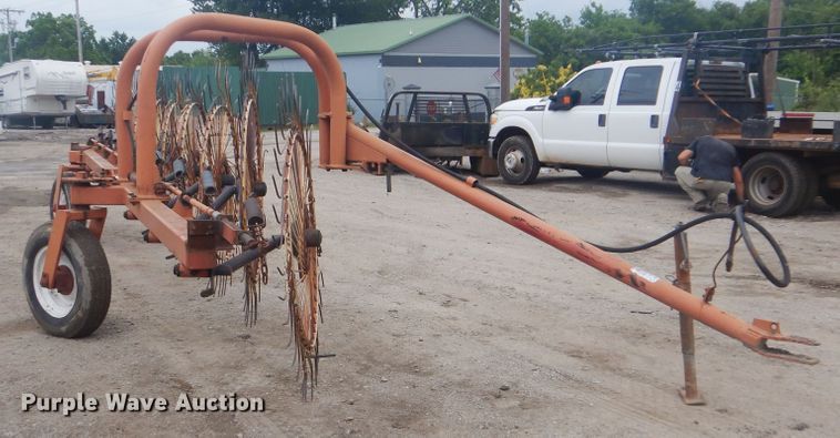 image for item GY9926 Vicon H1050 hay rake