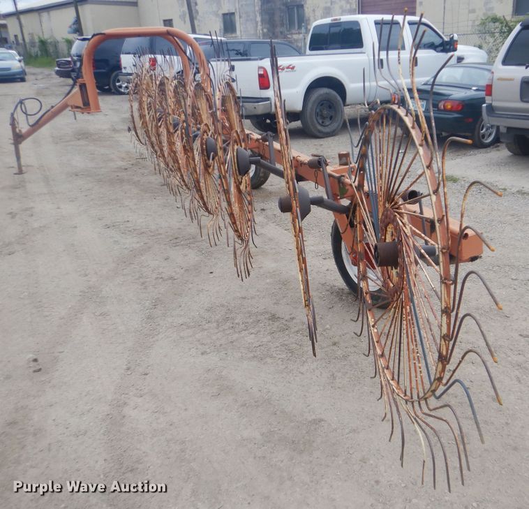 image for item GY9926 Vicon H1050 hay rake