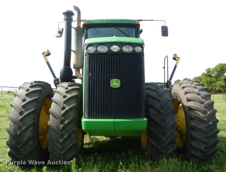 image for item HS9581 2004 John Deere 9220  4WD tractor