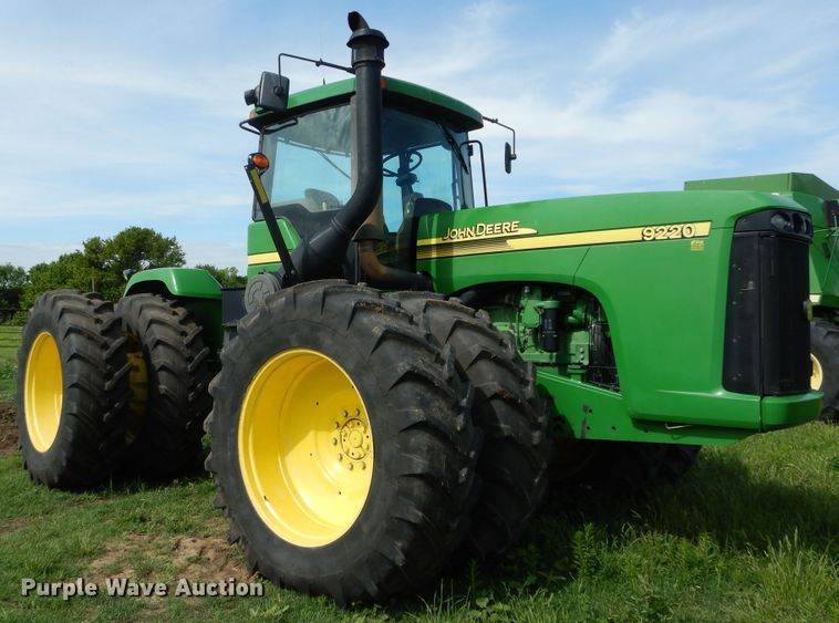 image for item HS9581 2004 John Deere 9220  4WD tractor