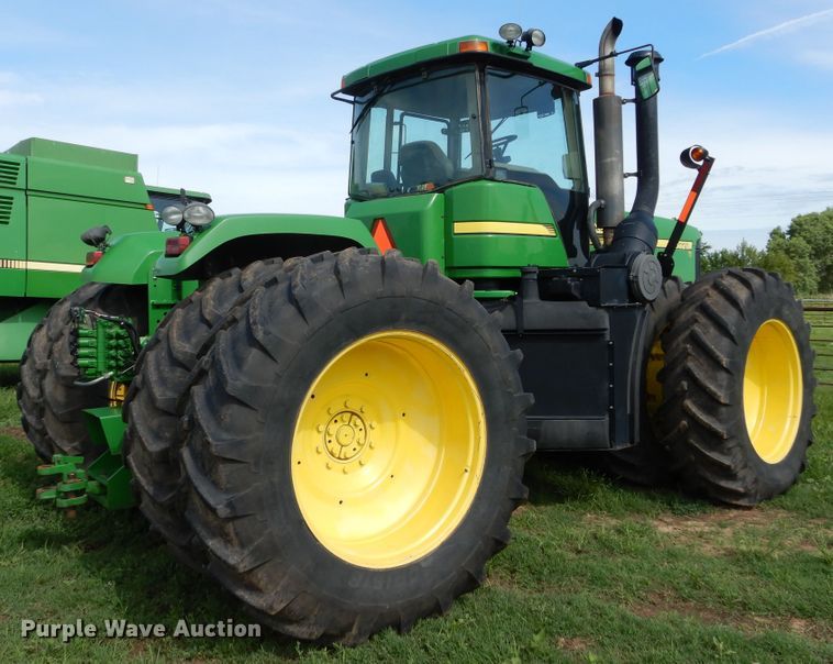 image for item HS9581 2004 John Deere 9220  4WD tractor