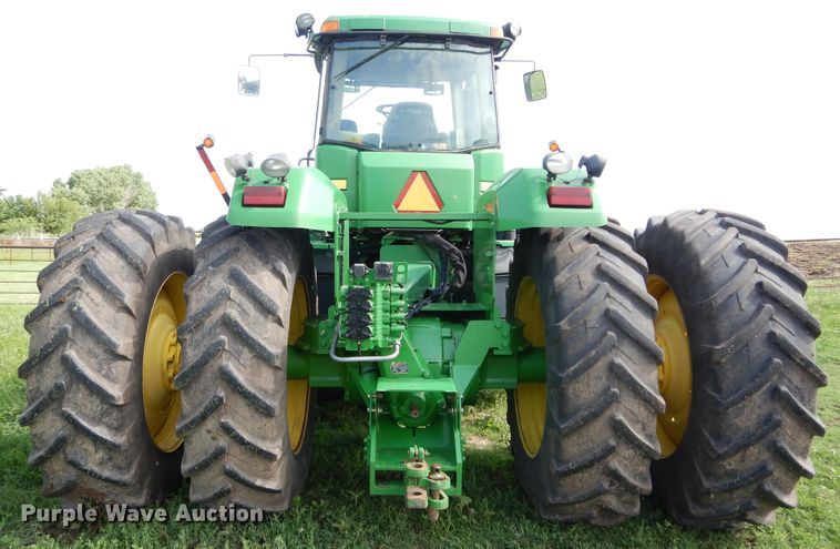image for item HS9581 2004 John Deere 9220  4WD tractor