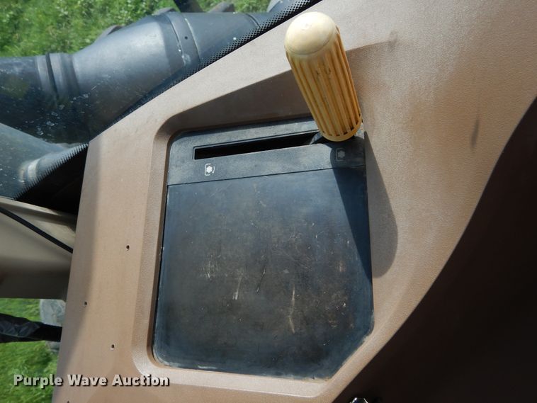 image for item HS9581 2004 John Deere 9220  4WD tractor