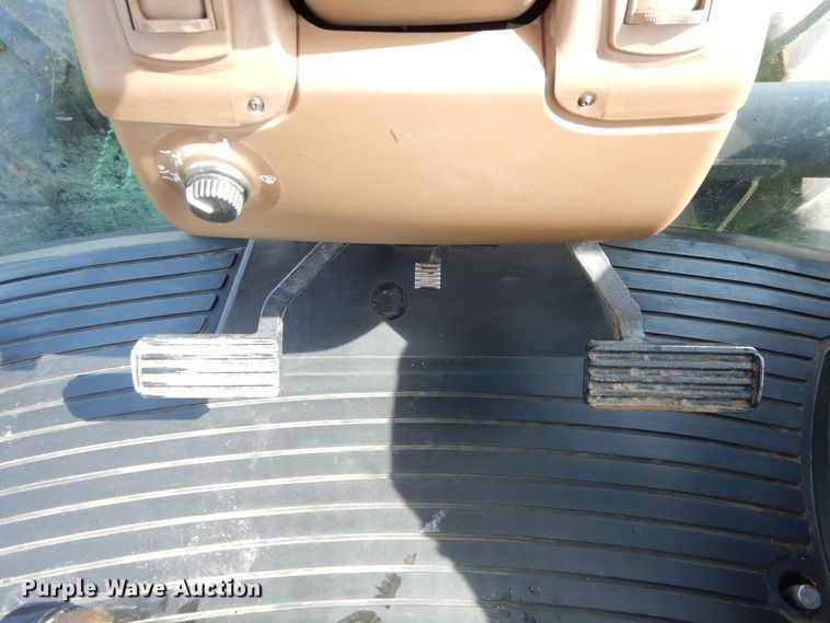 image for item HS9581 2004 John Deere 9220  4WD tractor