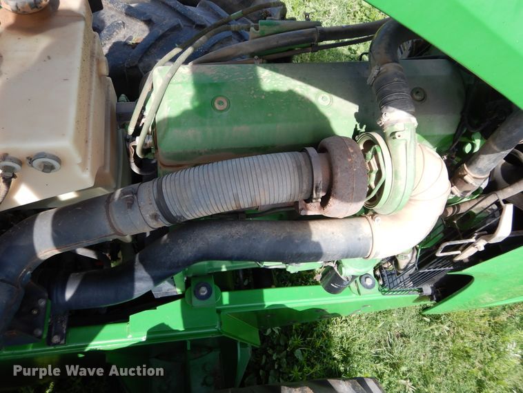 image for item HS9581 2004 John Deere 9220  4WD tractor