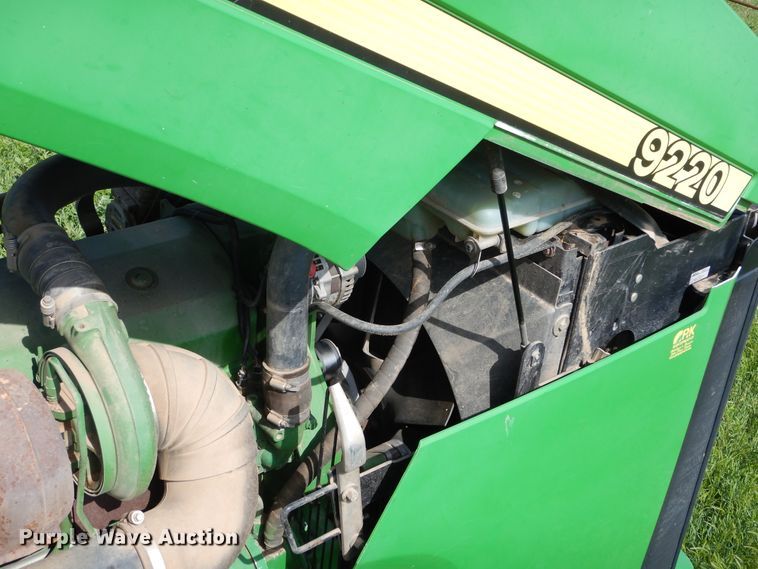 image for item HS9581 2004 John Deere 9220  4WD tractor