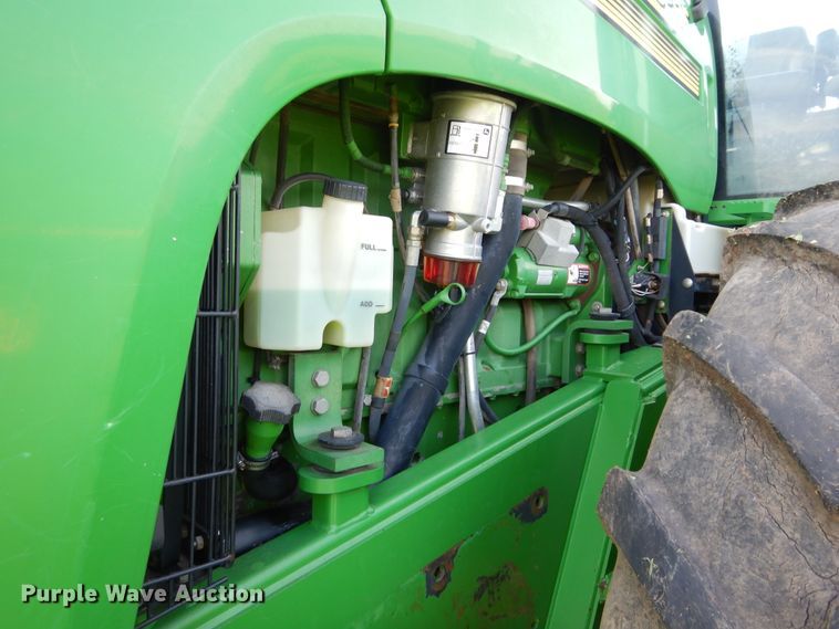 image for item HS9581 2004 John Deere 9220  4WD tractor