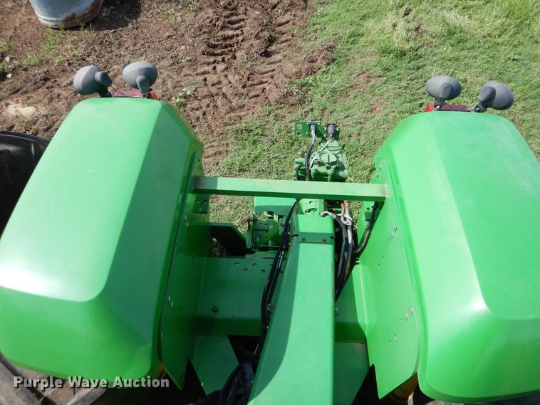 image for item HS9581 2004 John Deere 9220  4WD tractor