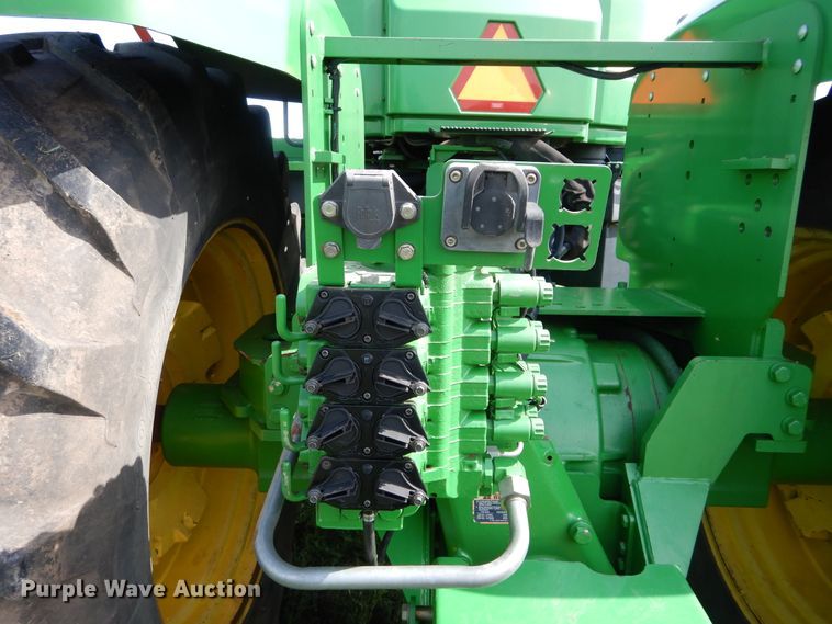 image for item HS9581 2004 John Deere 9220  4WD tractor