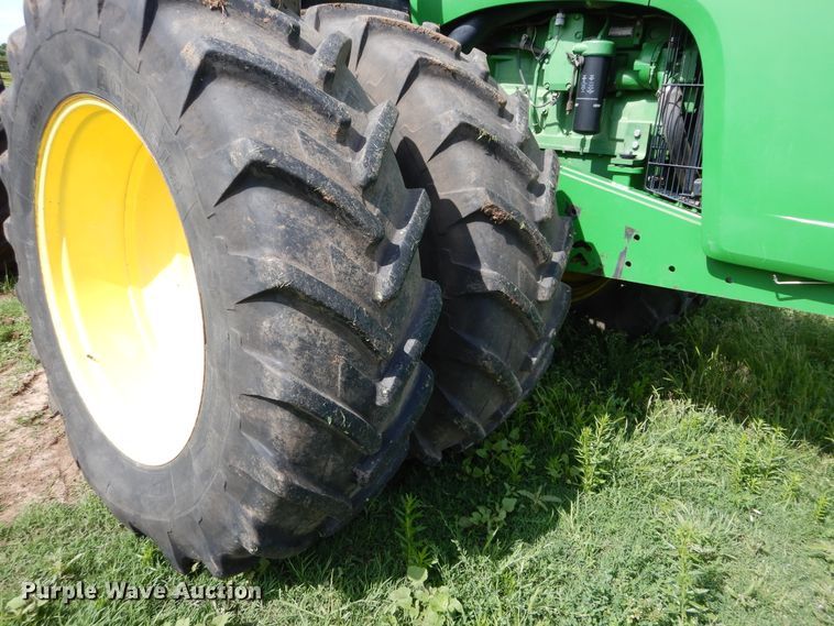 image for item HS9581 2004 John Deere 9220  4WD tractor