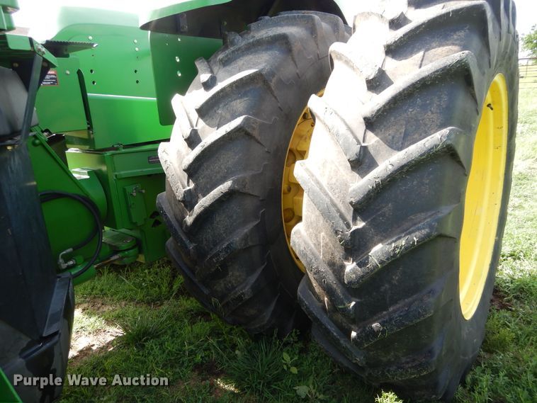 image for item HS9581 2004 John Deere 9220  4WD tractor