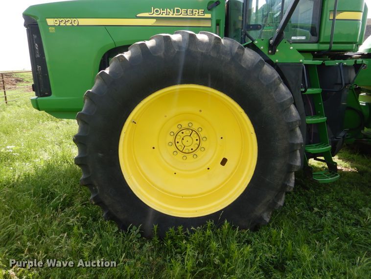 image for item HS9581 2004 John Deere 9220  4WD tractor