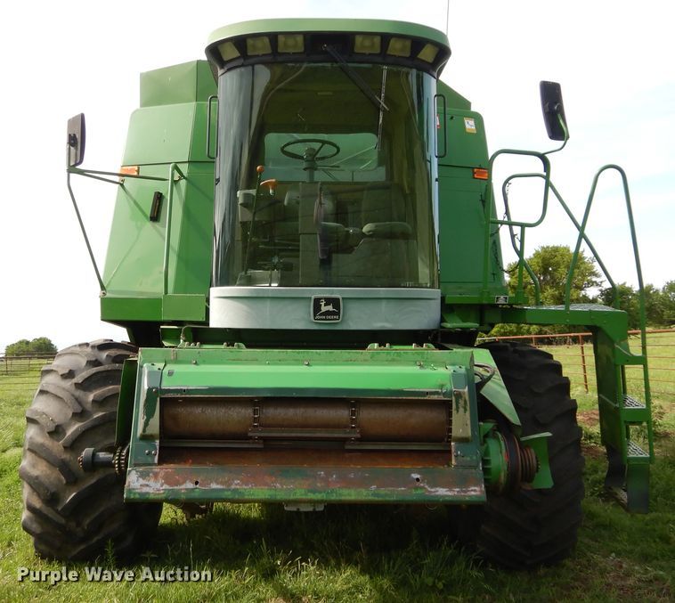 image for item HS9582 1990 John Deere 9600 combine