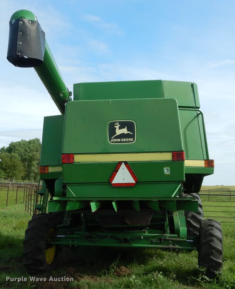 image for item HS9582 1990 John Deere 9600 combine
