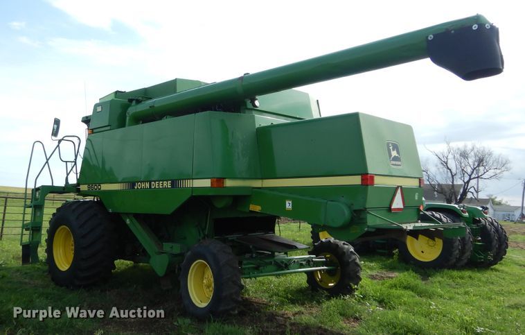 image for item HS9582 1990 John Deere 9600 combine