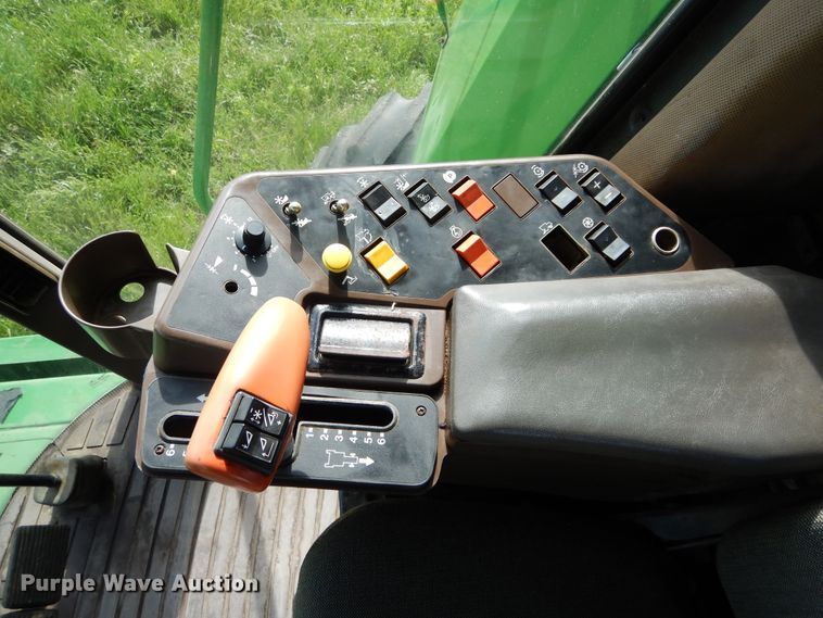 image for item HS9582 1990 John Deere 9600 combine