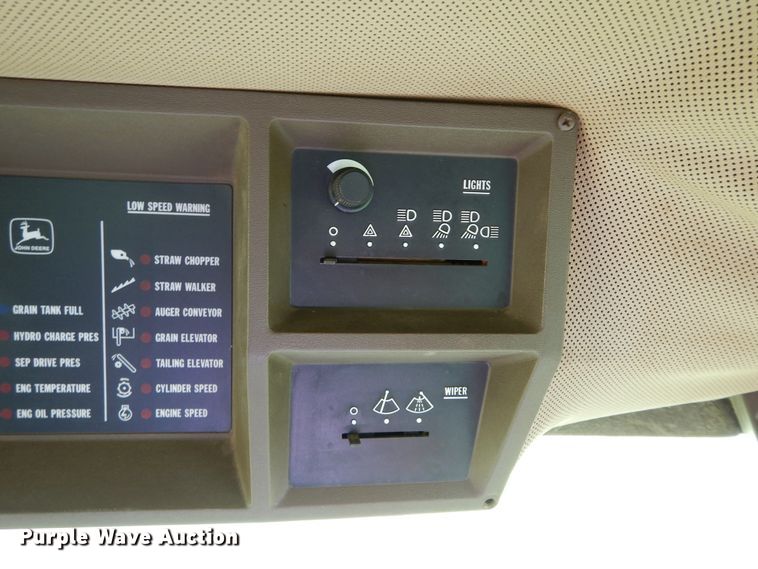 image for item HS9582 1990 John Deere 9600 combine