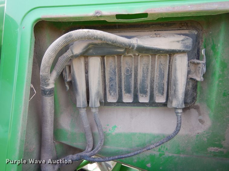 image for item HS9582 1990 John Deere 9600 combine