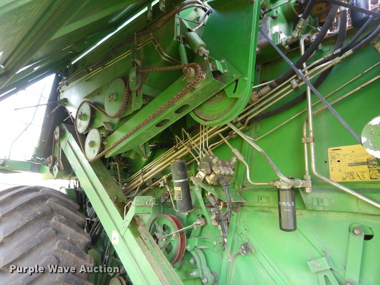 image for item HS9582 1990 John Deere 9600 combine