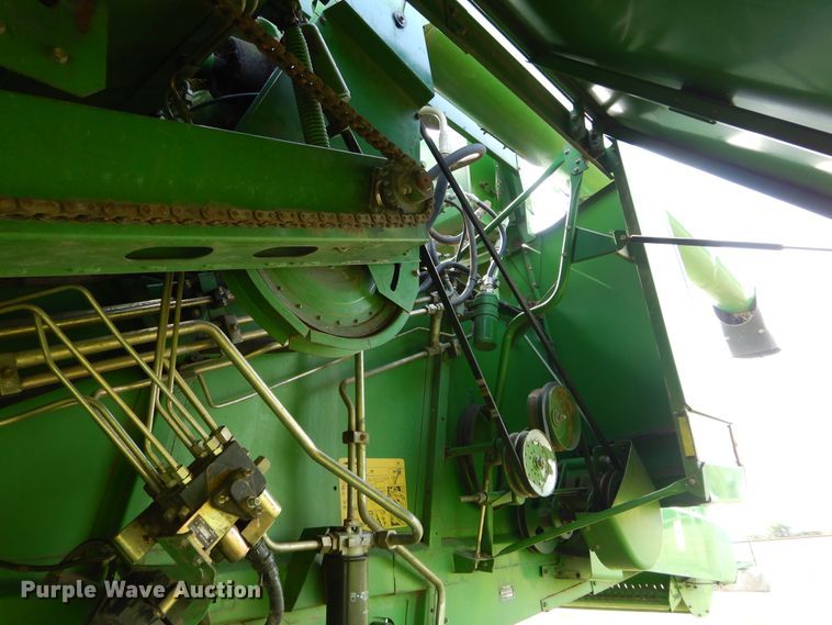 image for item HS9582 1990 John Deere 9600 combine