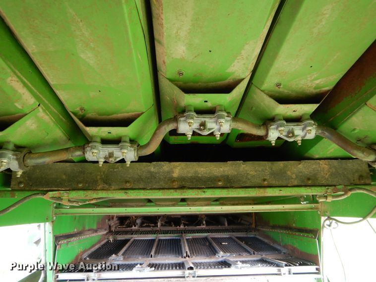 image for item HS9582 1990 John Deere 9600 combine
