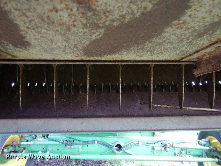 image for item HS9582 1990 John Deere 9600 combine