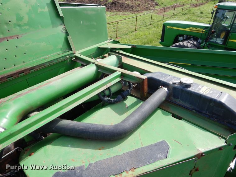image for item HS9582 1990 John Deere 9600 combine