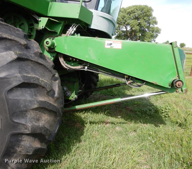 image for item HS9582 1990 John Deere 9600 combine