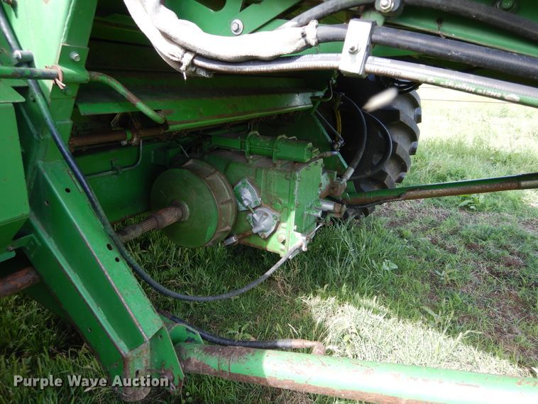 image for item HS9582 1990 John Deere 9600 combine