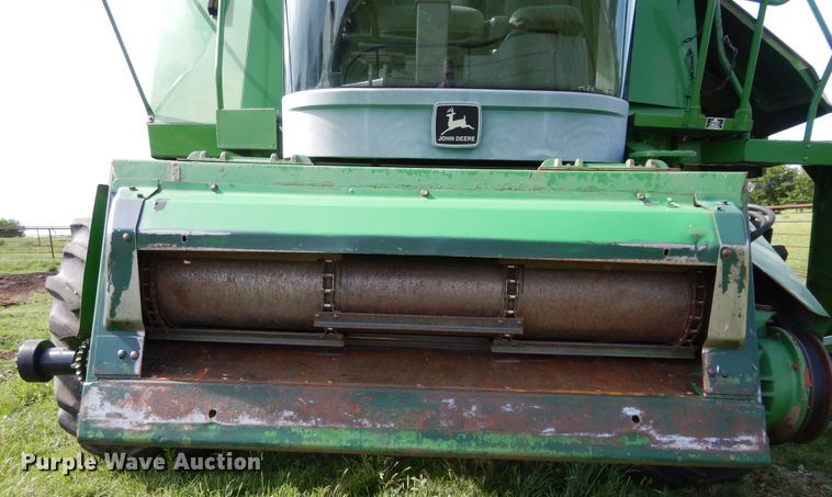 image for item HS9582 1990 John Deere 9600 combine