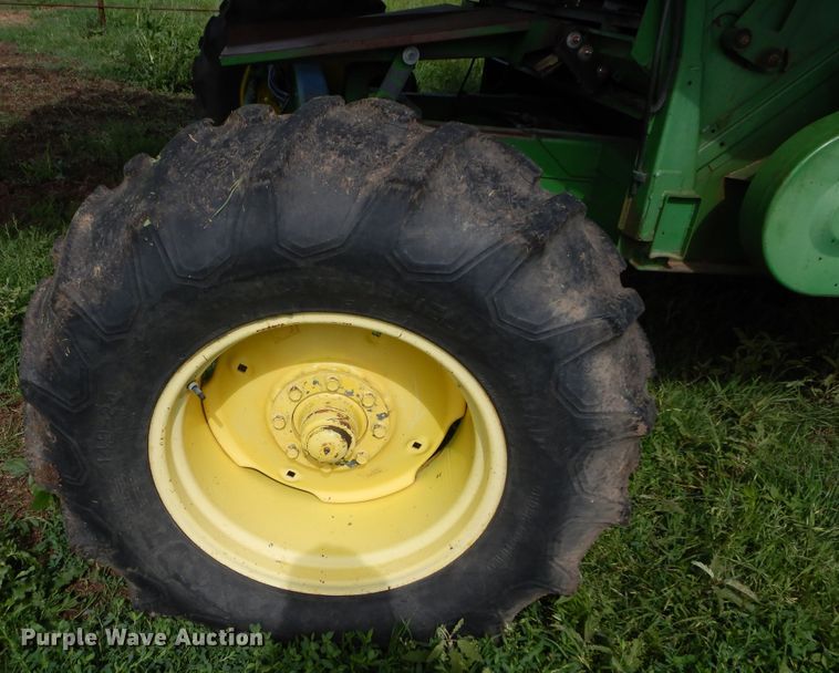 image for item HS9582 1990 John Deere 9600 combine