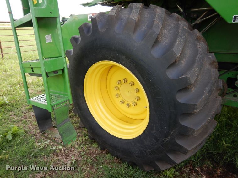 image for item HS9582 1990 John Deere 9600 combine