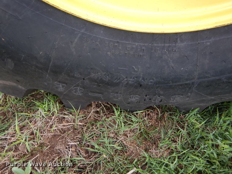 image for item HS9582 1990 John Deere 9600 combine