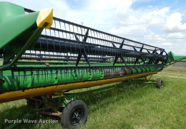 image for item HS9585 1998 John Deere 930  flex head