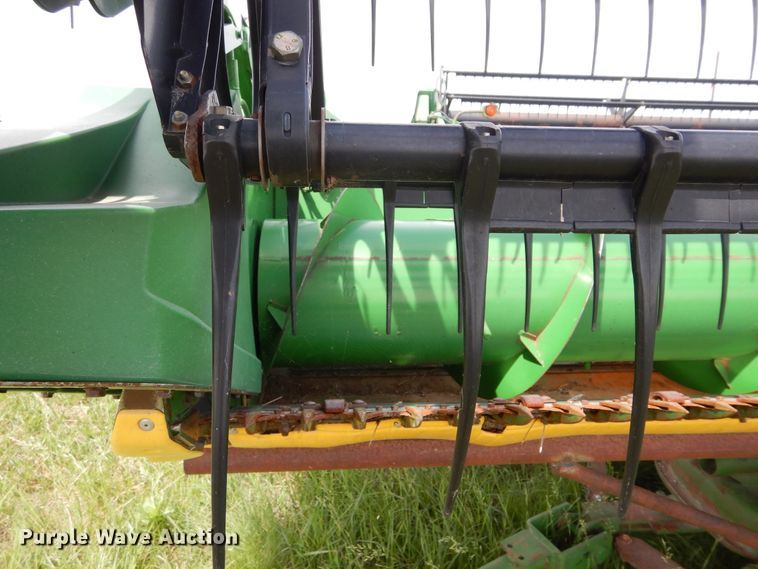 image for item HS9585 1998 John Deere 930  flex head