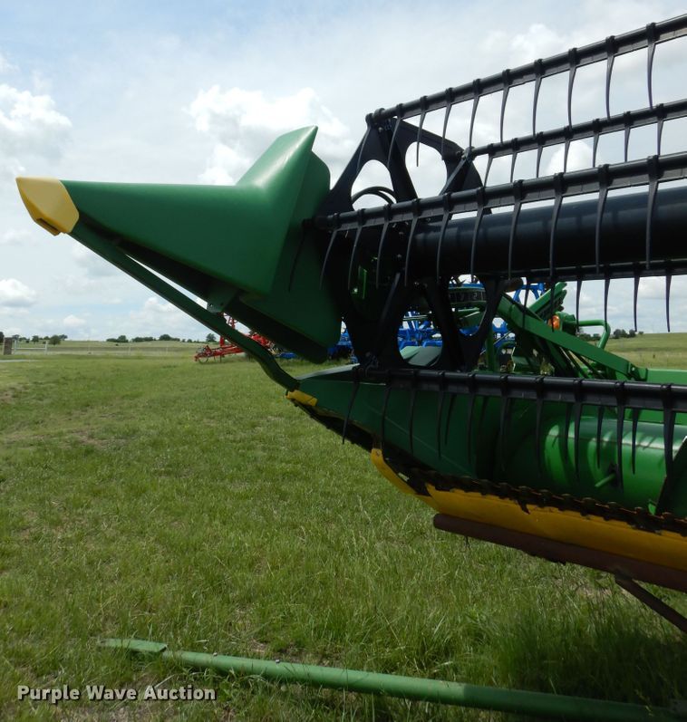 image for item HS9585 1998 John Deere 930  flex head