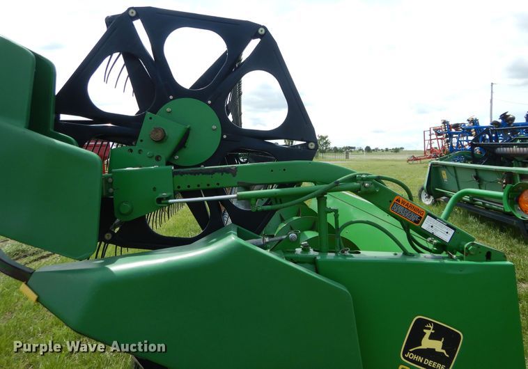 image for item HS9585 1998 John Deere 930  flex head