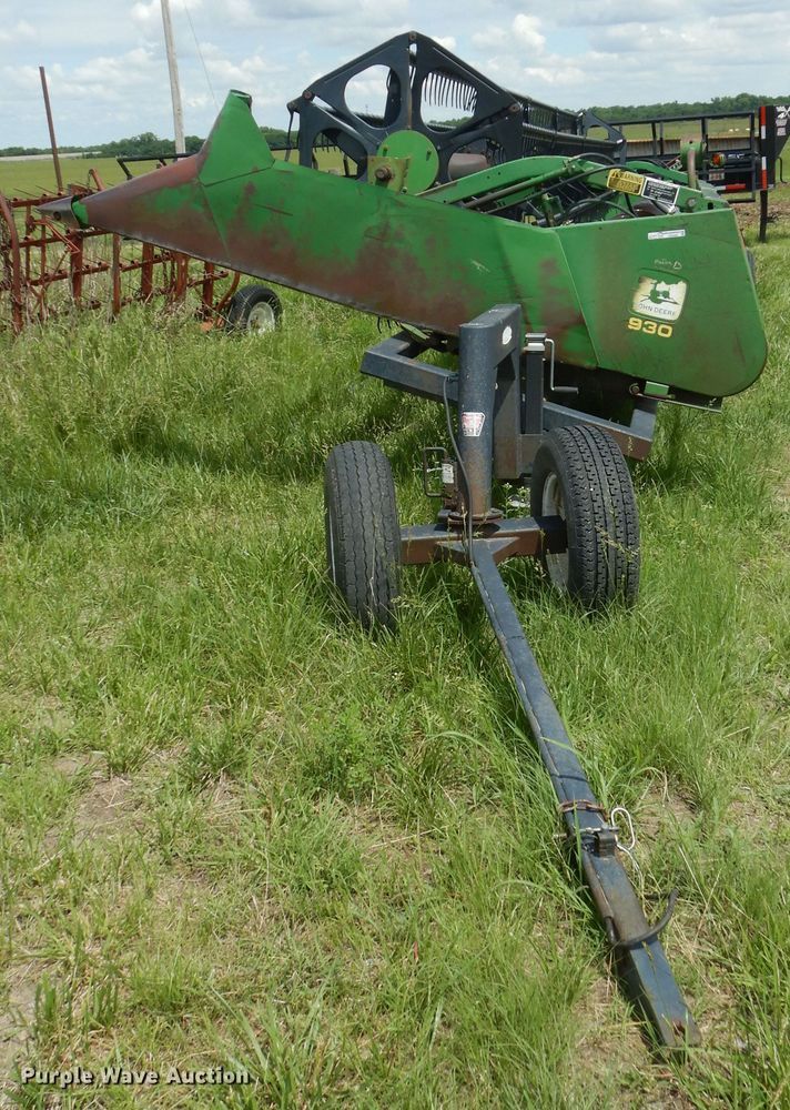image for item HS9586 1994 John Deere 930 flex head