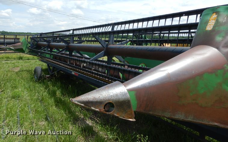 image for item HS9586 1994 John Deere 930 flex head