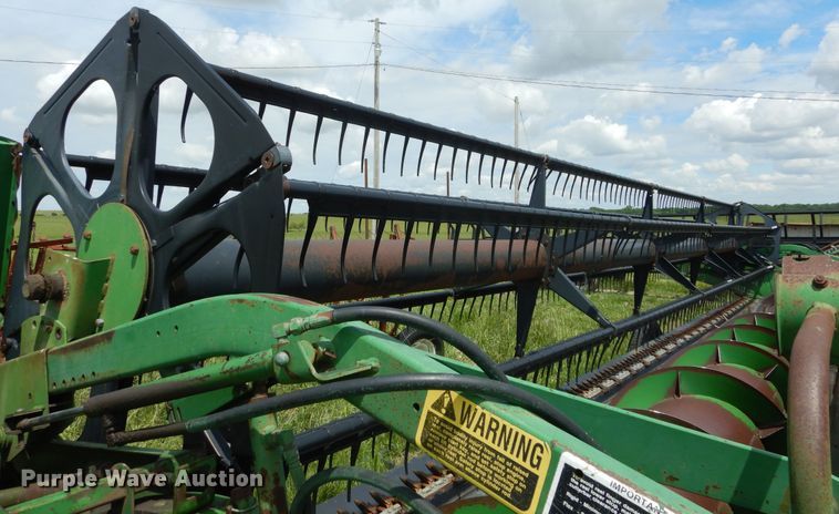 image for item HS9586 1994 John Deere 930 flex head