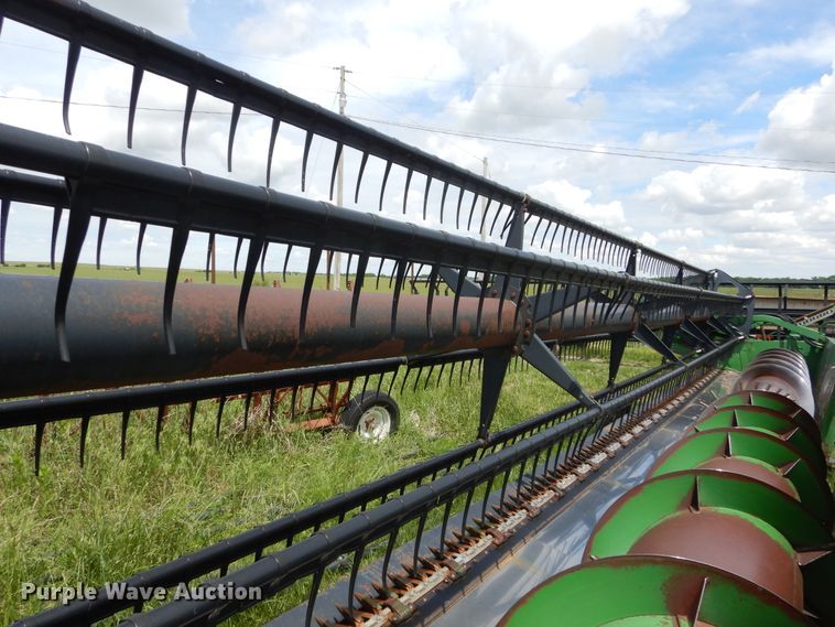 image for item HS9586 1994 John Deere 930 flex head