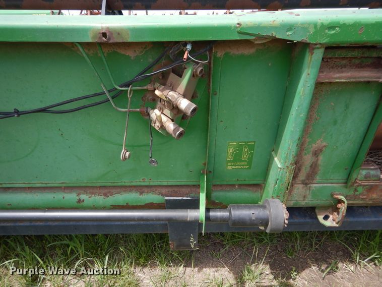 image for item HS9586 1994 John Deere 930 flex head