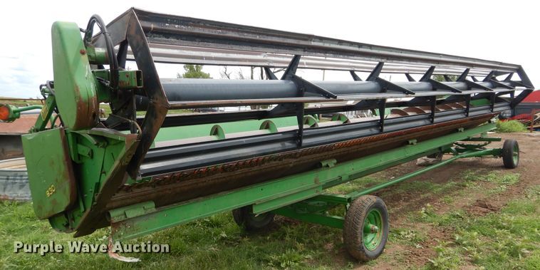 image for item HS9587 1992 John Deere 930 rigid head