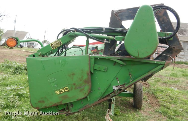 image for item HS9587 1992 John Deere 930 rigid head