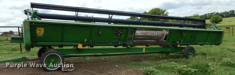 image for item HS9587 1992 John Deere 930 rigid head