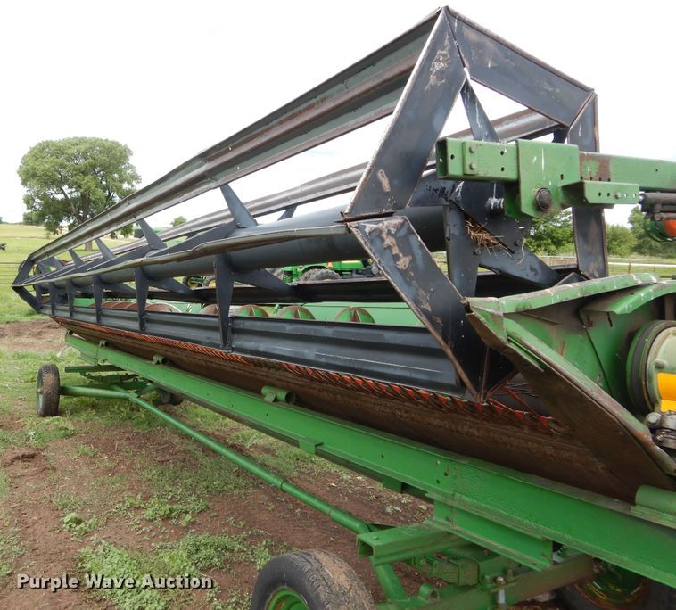 image for item HS9587 1992 John Deere 930 rigid head