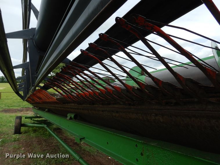 image for item HS9587 1992 John Deere 930 rigid head