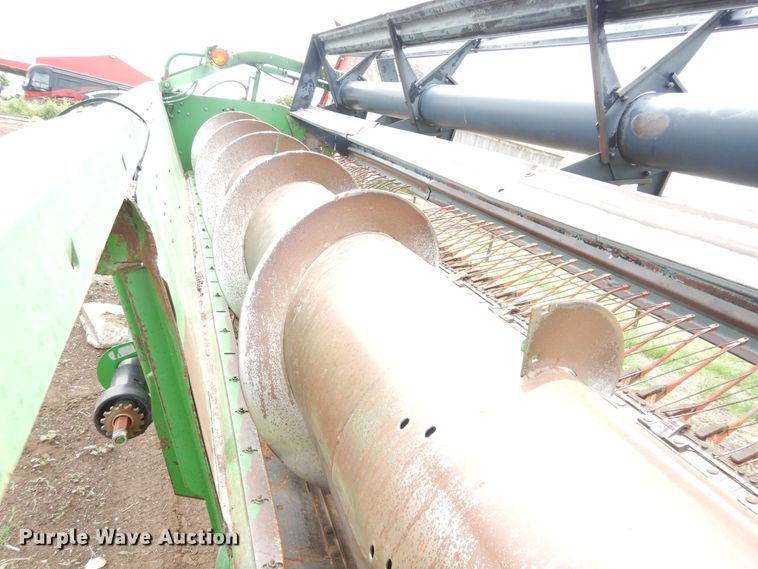 image for item HS9587 1992 John Deere 930 rigid head