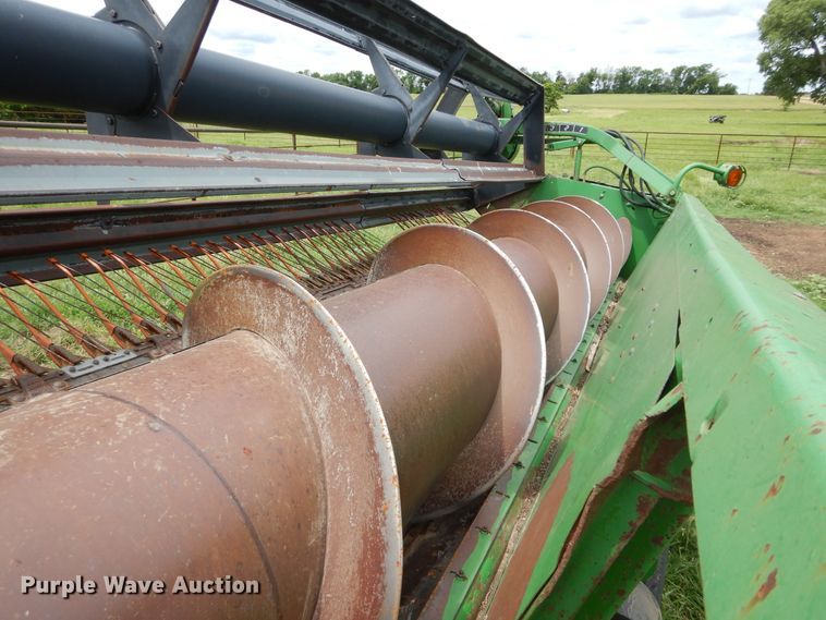 image for item HS9587 1992 John Deere 930 rigid head