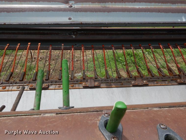 image for item HS9587 1992 John Deere 930 rigid head